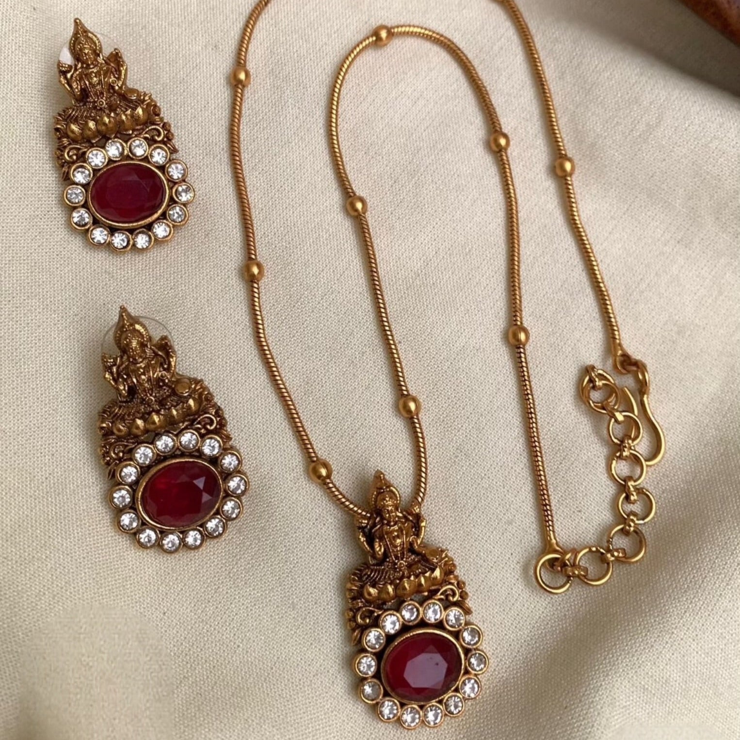 Yani Neck-Set in Pink
