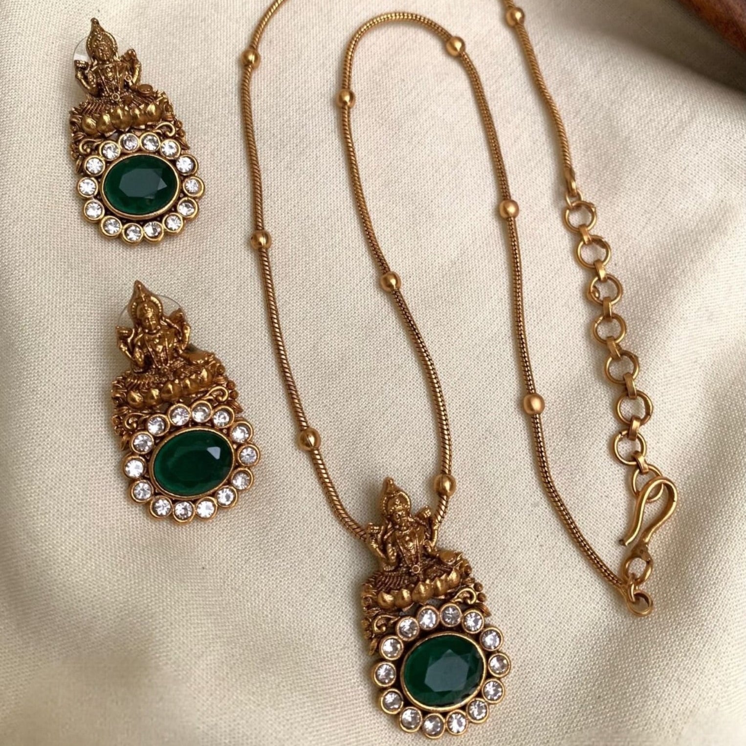 Yani Neck-Set in Green