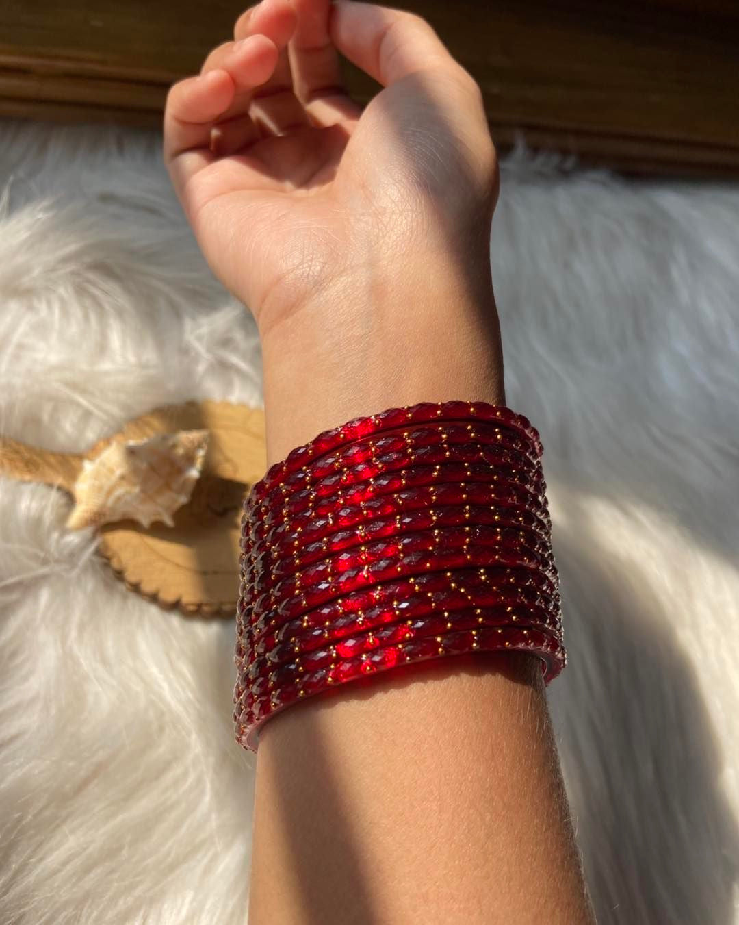 Raindrop Glass Bangles in Maroon
