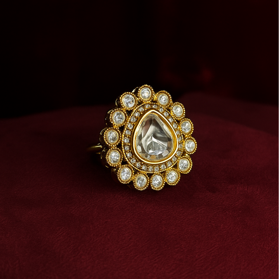 Heer Ring in White